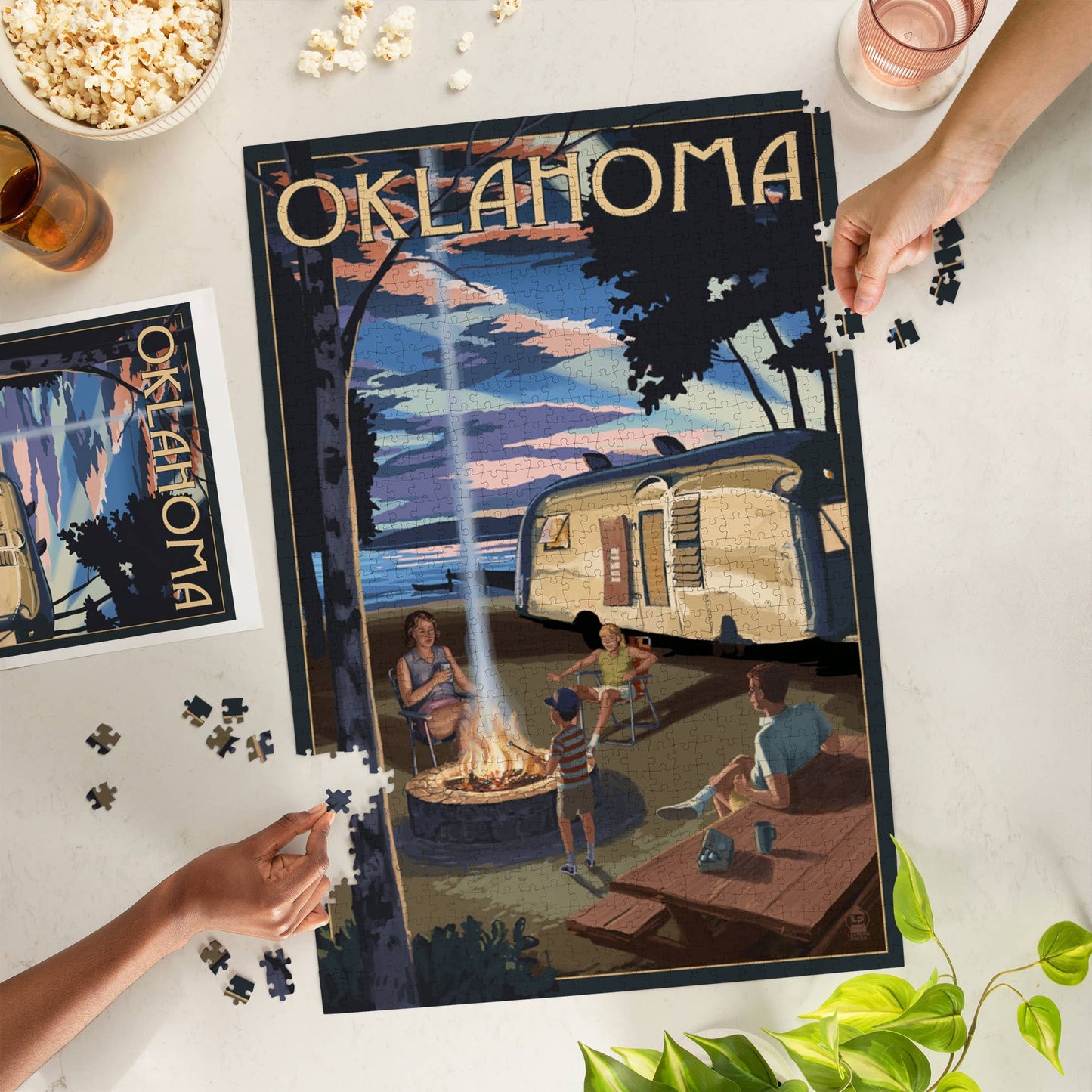 Lantern Press - 1000 PIECE PUZZLE Oklahoma, Retro Camper & Lake